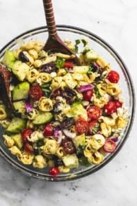 Greek Tortellini Pasta Salad | lecremedelacrumb.com