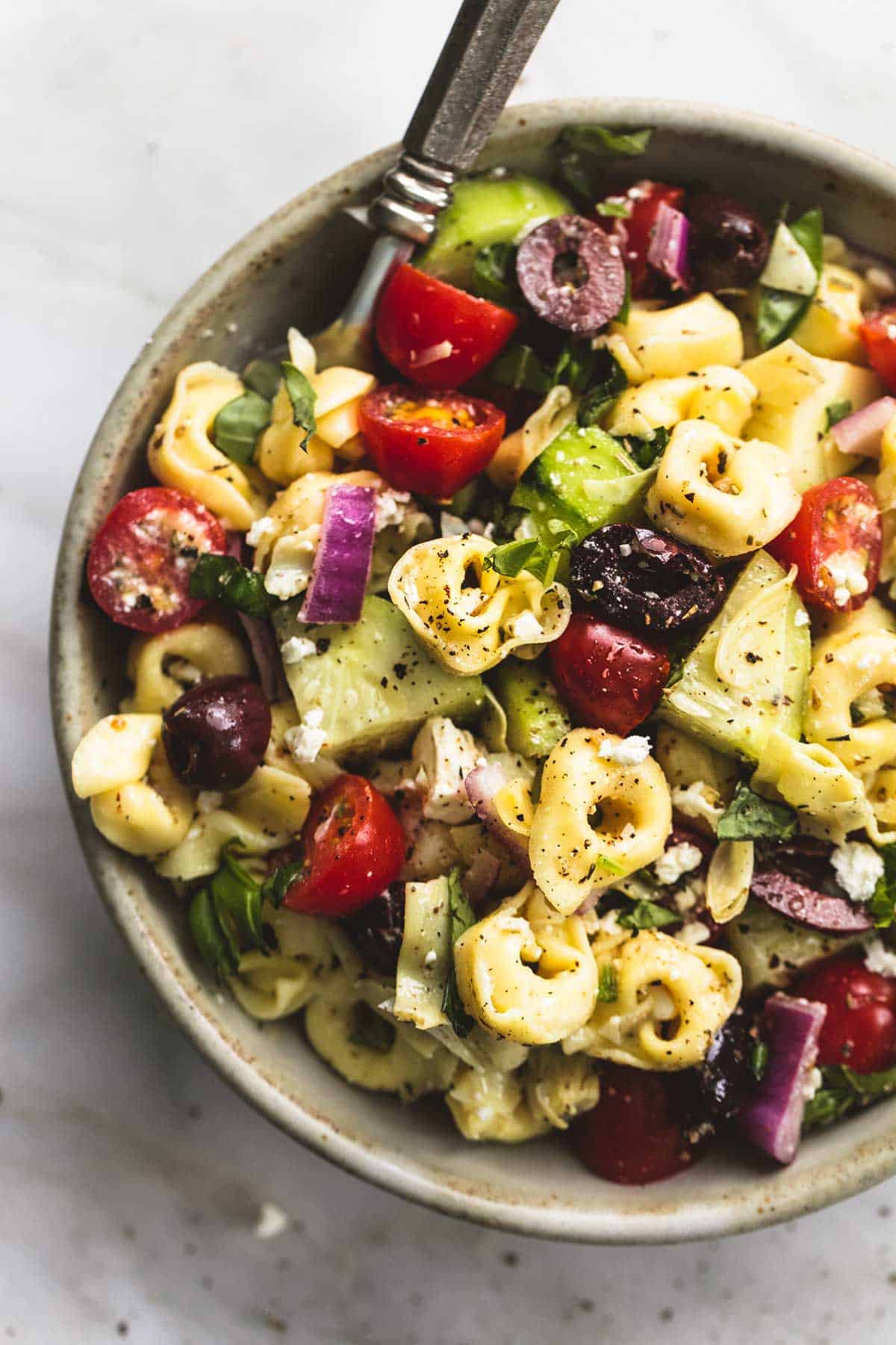 Greek Tortellini Pasta Salad | lecremedelacrumb.com