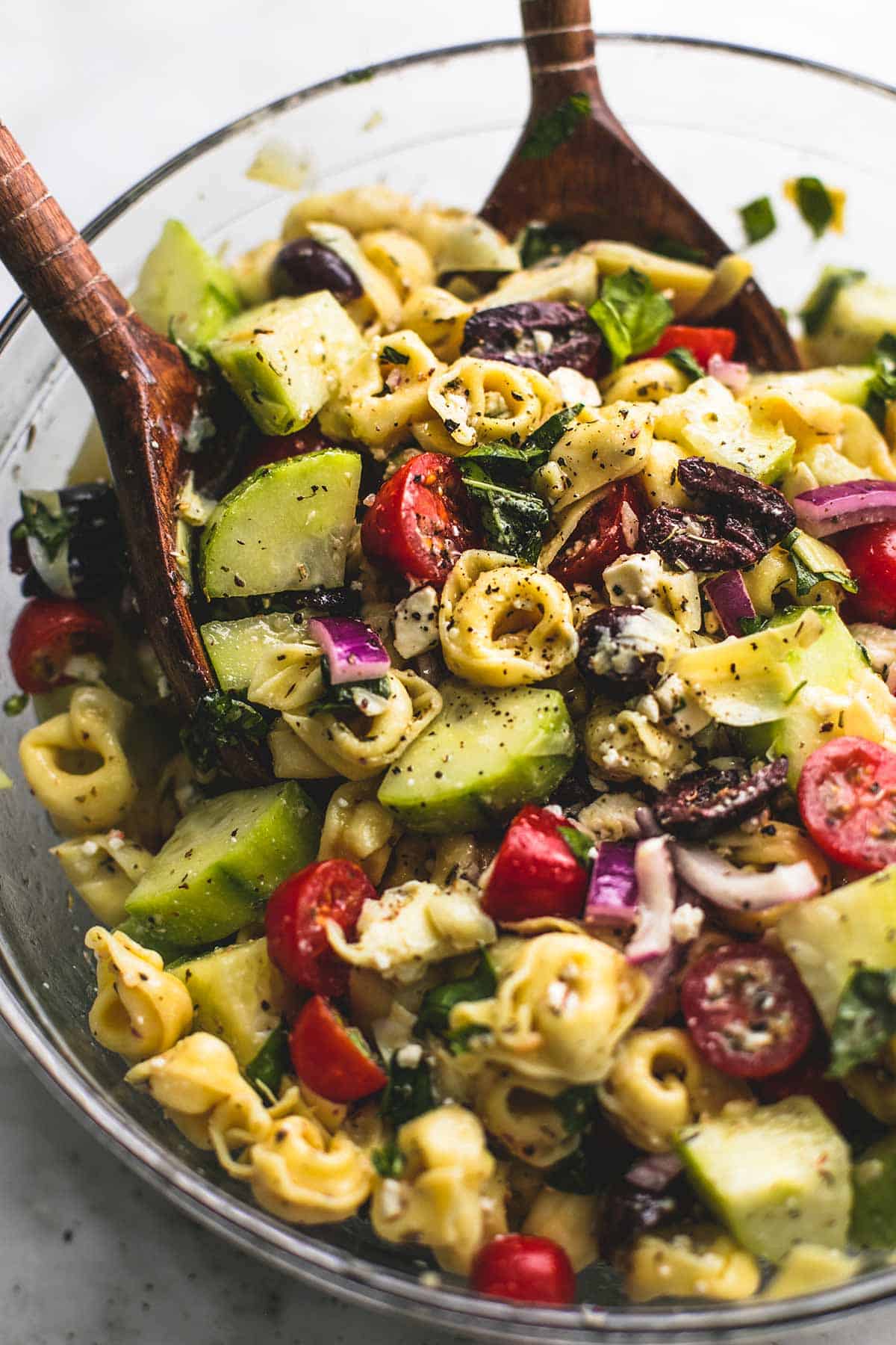 Greek Tortellini Pasta Salad | lecremedelacrumb.com