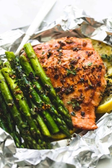 Herb Butter Salmon and Asparagus Foil Packs | lecremedelacrumb.com