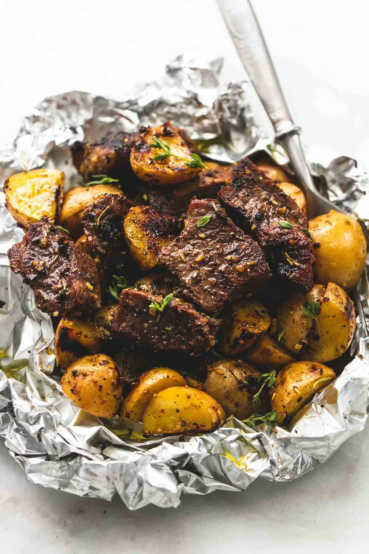 Garlic Steak And Potato Foil Packs | Easy Foil-Wrapped Camping Recipes For Outdoor Meals