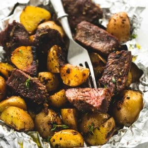 Garlic Steak and Potato Foil Packs - Creme De La Crumb