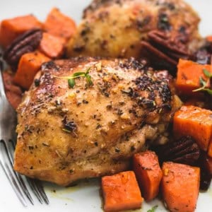 Honey Roasted Chicken and Sweet Potatoes Skillet | lecremedelacrumb.com