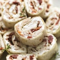 Chicken Bacon Ranch Pinwheels | lecremedelacrumb.com