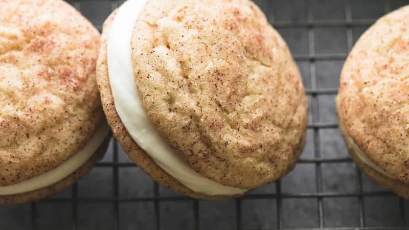 Eggnog Snickerdoodle Whoopie Pies | lecremedelacrumb.com