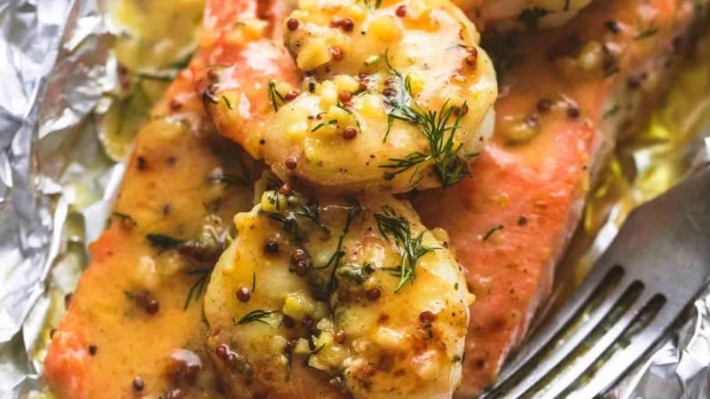 Garlic Dijon Shrimp & Salmon Foil Packs | lecremedelacrumb.com