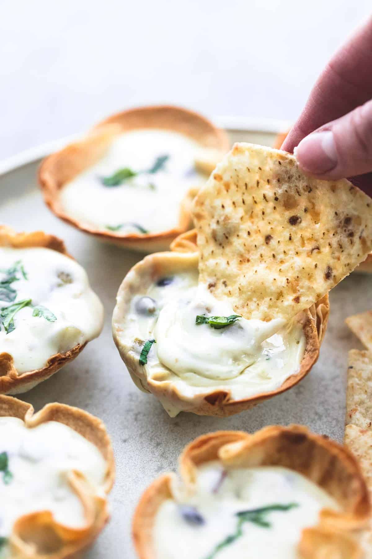 Individual Queso Dip Party Cups | lecremedelacrumb.com