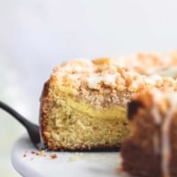 Cream Cheese Lemon Crumb Cake | lecremedelacrumb.com