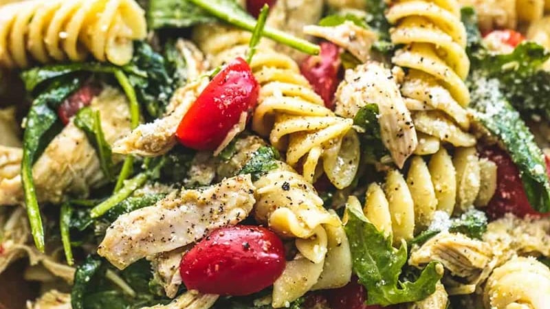 Pesto Chicken Pasta Salad | lecremedelacrumb.com