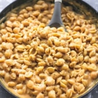 Easy Creamy Macaroni and Cheese | lecremedelacrumb.com