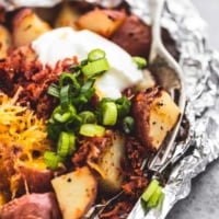 Loaded Potato Foil Packs easy side dish recipe | lecremedelacrumb.com