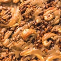 Easy Apple Pie Cinnamon Rolls recipe | lecremedelacrumb.com