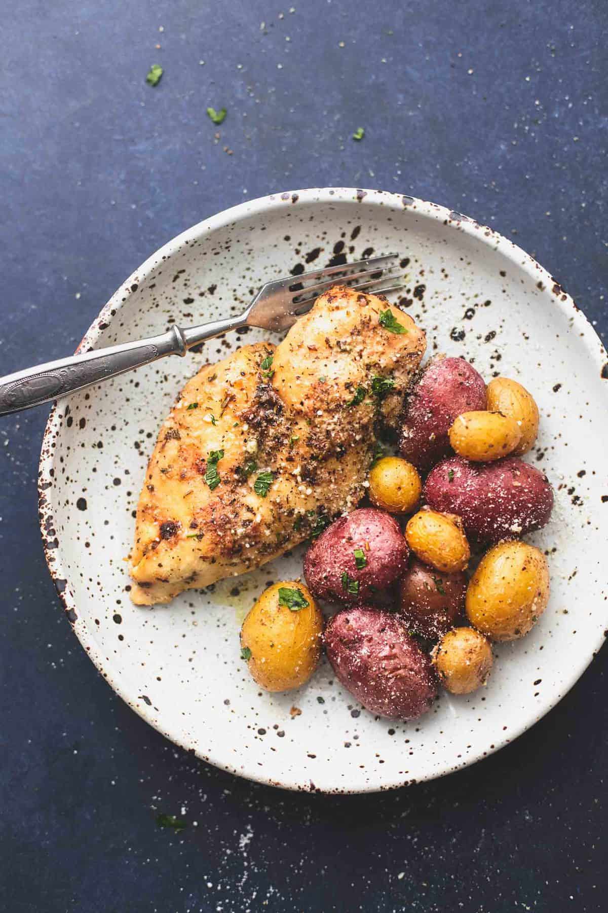 Best easy Instant Pot Chicken and Potatoes recipe | lecremedelacrumb.com