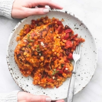 One Pan Greek Sun Dried Tomato Chicken and Lentils recipe | lecremedelacrumb.com