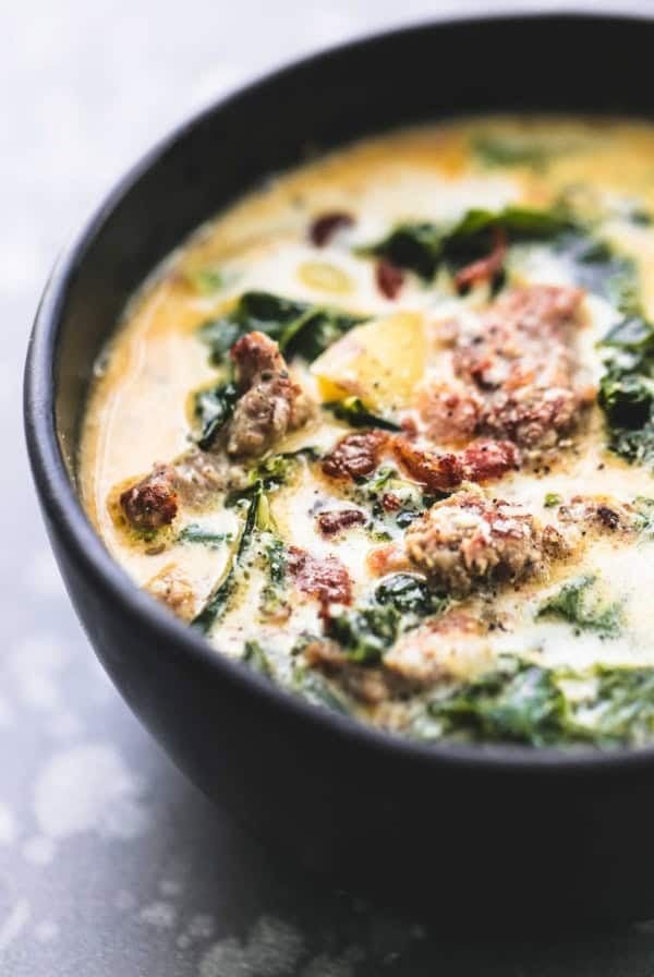 Easy Zuppa Toscana Soup Recipe | lecremedelacrumb.com
