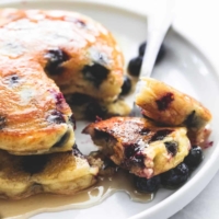 Easy Extra Super Fluffy Blueberry Pancakes Breakfast Brunch Recipe | lecremedelacrumb.com