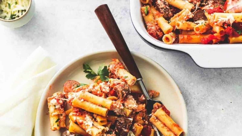Baked Ziti with Ricotta and Sausage easy dinner recipe | lecremedelacrumb.com