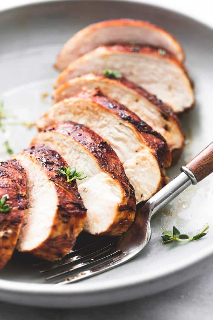 Easy Best Healthy Grilled Chicken recipe | lecremedelacrumb.com