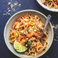 Shrimp Pad Thai with Peanut Sauce easy recipe | lecremedelacrumb.com