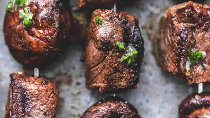 Grilled Steak and Mushroom Kabobs easy beef dinner skewer recipe | lecremedelacrumb.com