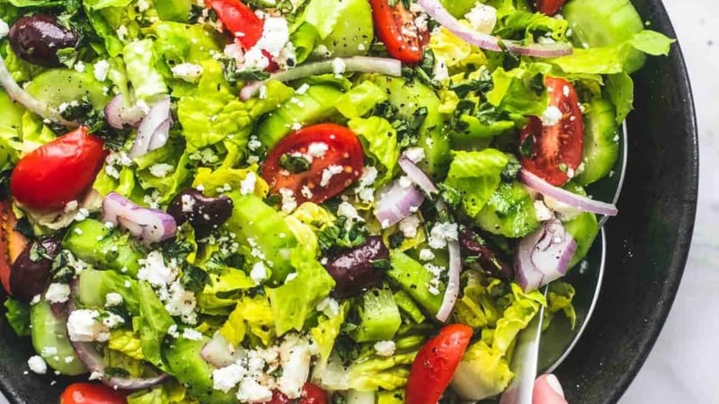 Easy Greek Tossed Green Salad side dish recipe | lecremedelacrumb.com