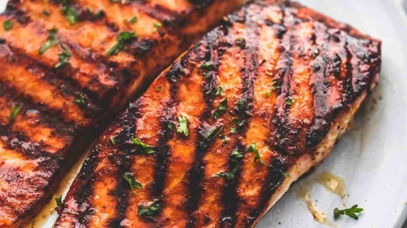 Cajun Honey Butter Grilled Salmon easy healthy dinner recipe | lecremedelacrumb.com