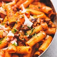 Creamy Red Pepper Pasta easy one pot pasta dinner recipe | lecremedelacrumb.com