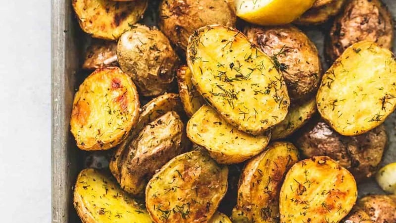 Oven Roasted Dill Potatoes easy side dish recipe | lecremedelacrumb.com
