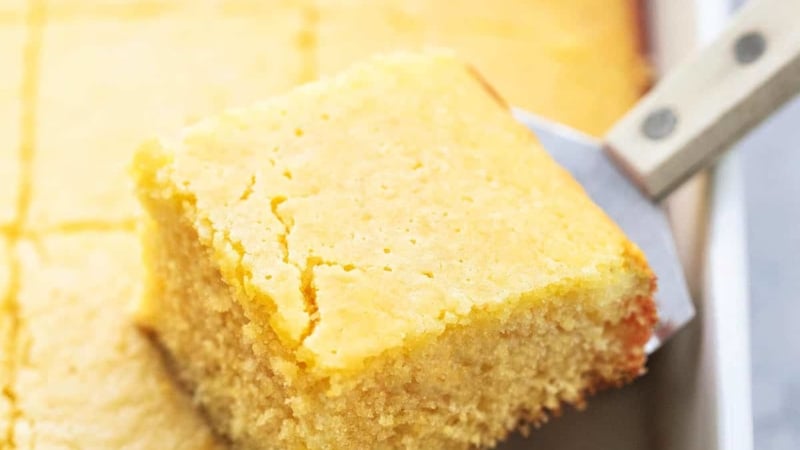 BEST Super Moist Cornbread easy cornbread recipe | lecremedelacrumb.com