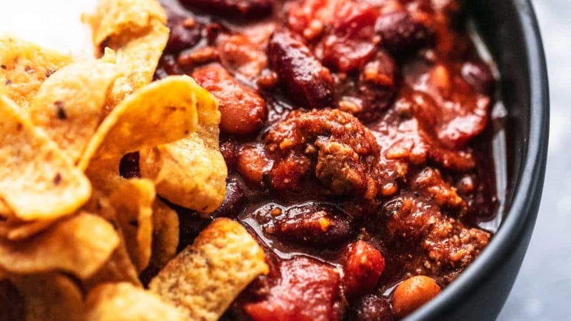 Best ever easy INSTANT POT BEEF CHILI with ground beef, fire roasted tomatoes, and tons of flavor! | lecremedelacrumb.com