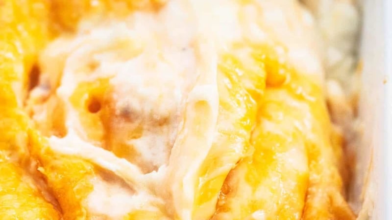 Easy Cheesy Mashed Potatoes Casserole side dish recipe | lecremedelacrumb.com