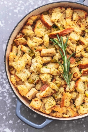 Classic Traditional Homemade Stuffing Recipe - this easy Thanksgiving side dish recipe will be your favorite! | lecremedelacrumb.com