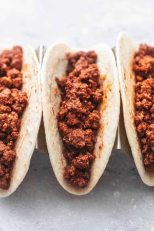 Best Ever Ground Beef Tacos easy ground beef dinner recipe | lecremedelacrumb.com