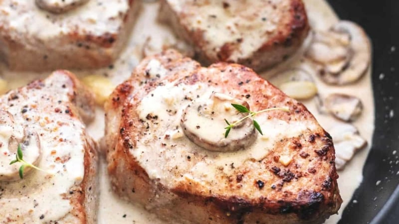 Pork Chops with Creamy Mushroom Sauce easy dinner recipe | lecremedelacrumb.com