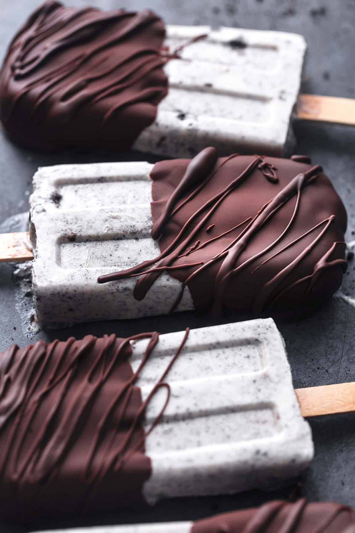 close up of cookies and cream pudding pops.