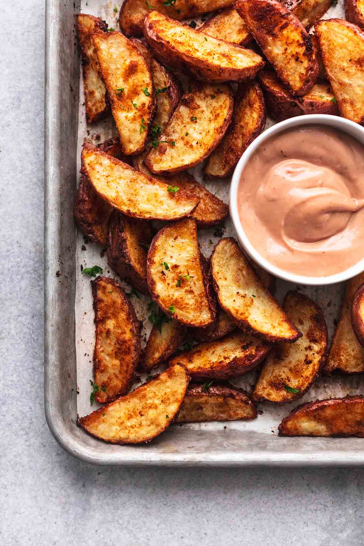 BEST Potato Wedges Recipe easy potato side dish recipe | lecremedelacrumb.com