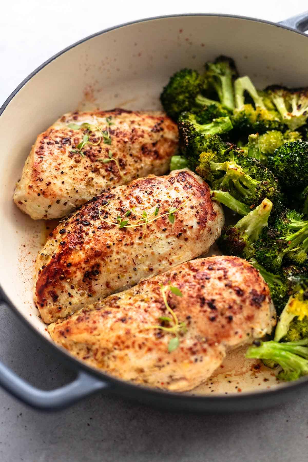 close up of chicken and broccoli skillet in a skillet.