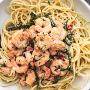 bowl of shrimp scampi with pasta