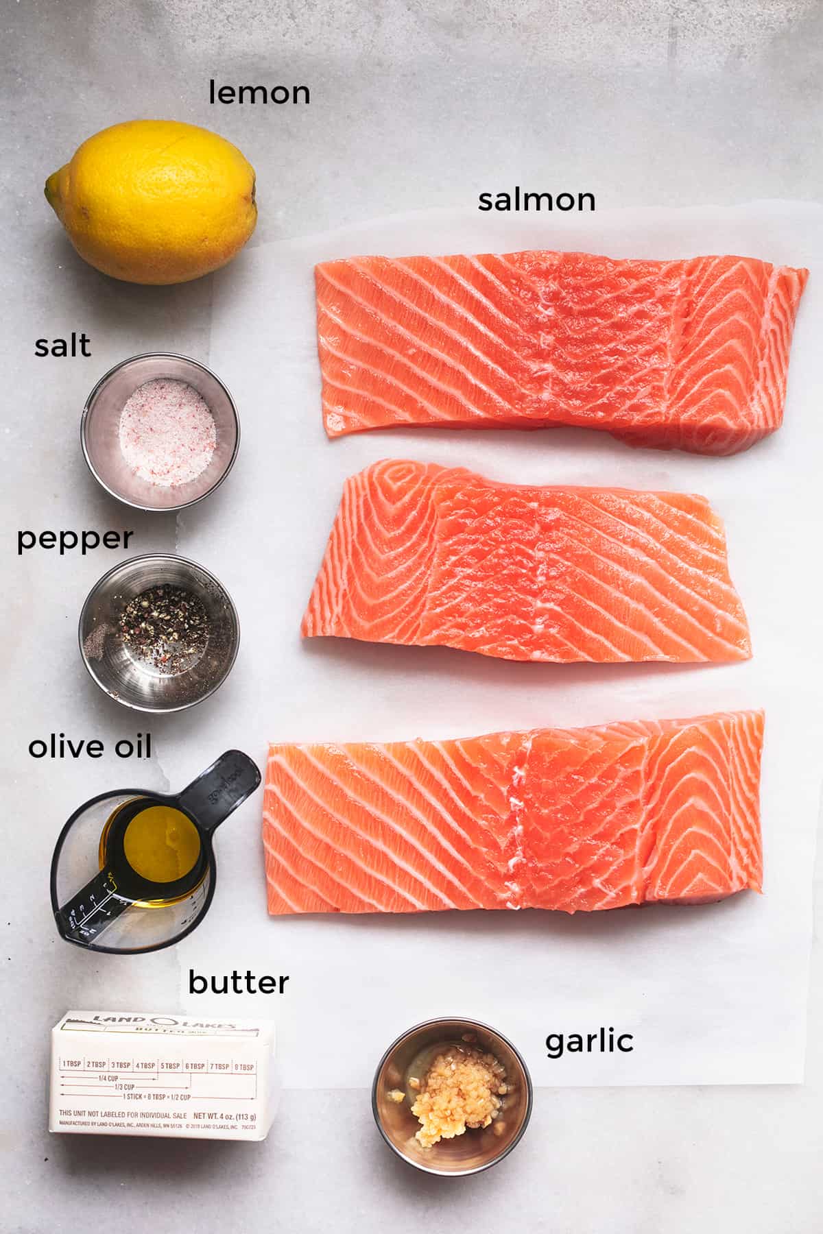 ingredienti per il salmone alla griglia