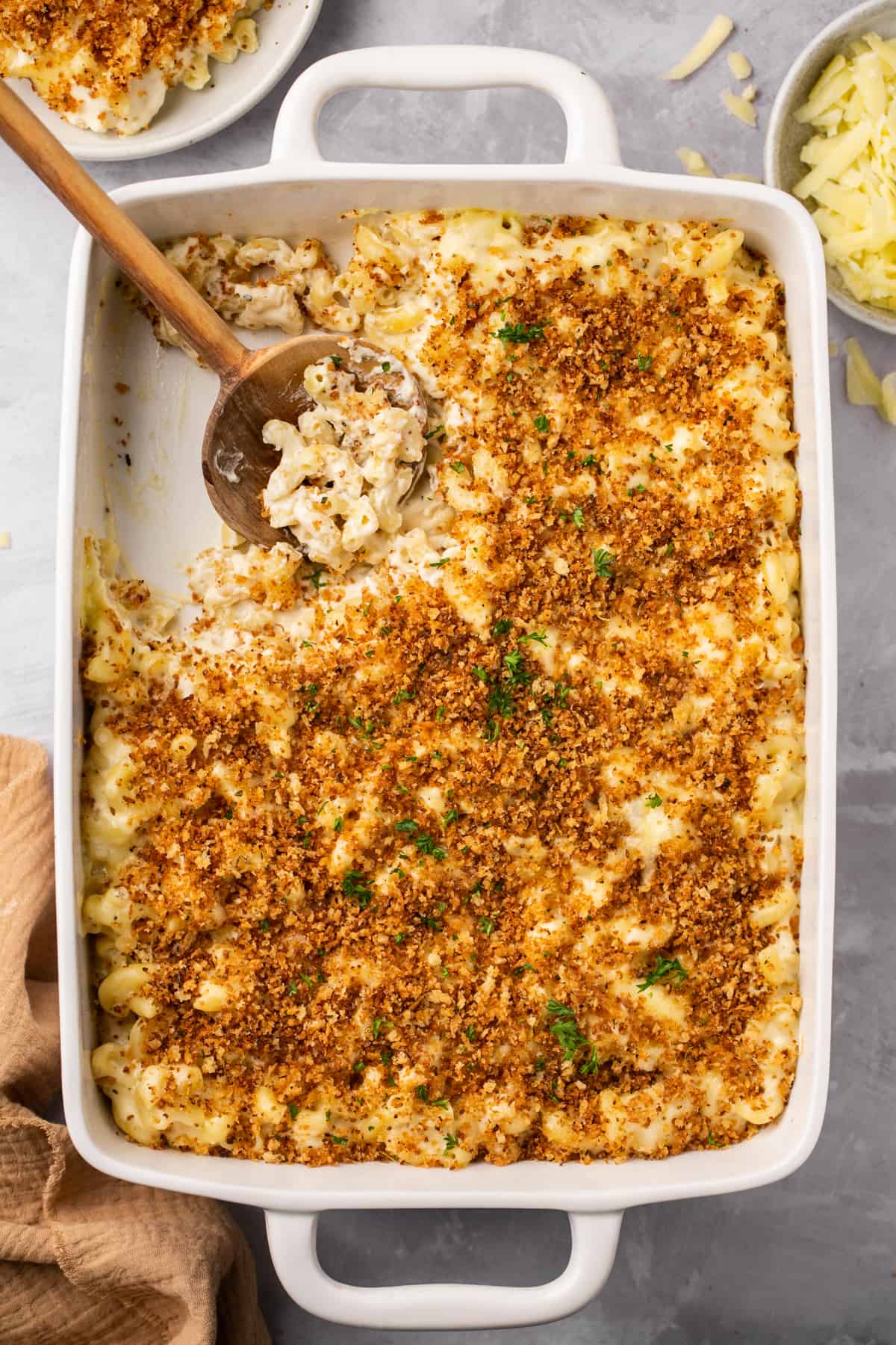 pan of baked macaroni and cheese with breadcrumbs