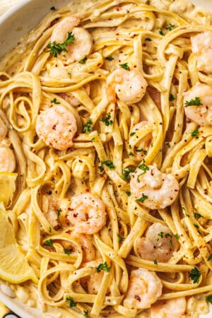 lemon garlic shrimp pasta up close
