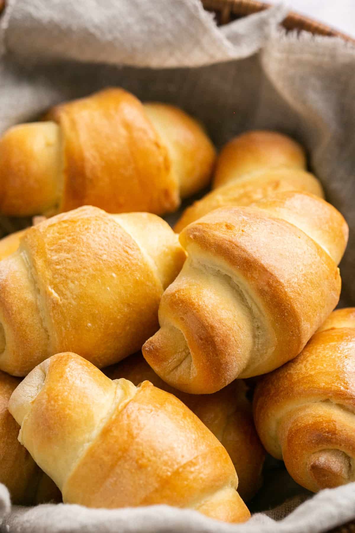 Best Easy Crescent Rolls Recipe - Creme De La Crumb