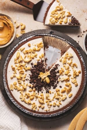 peanut butter pie with peanuts and chocolate shavings