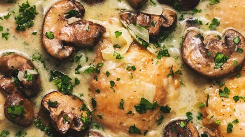 chicken thighs in garlic mushroom cream sauce