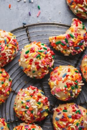 up close cookies with sprinkles on cooling rack